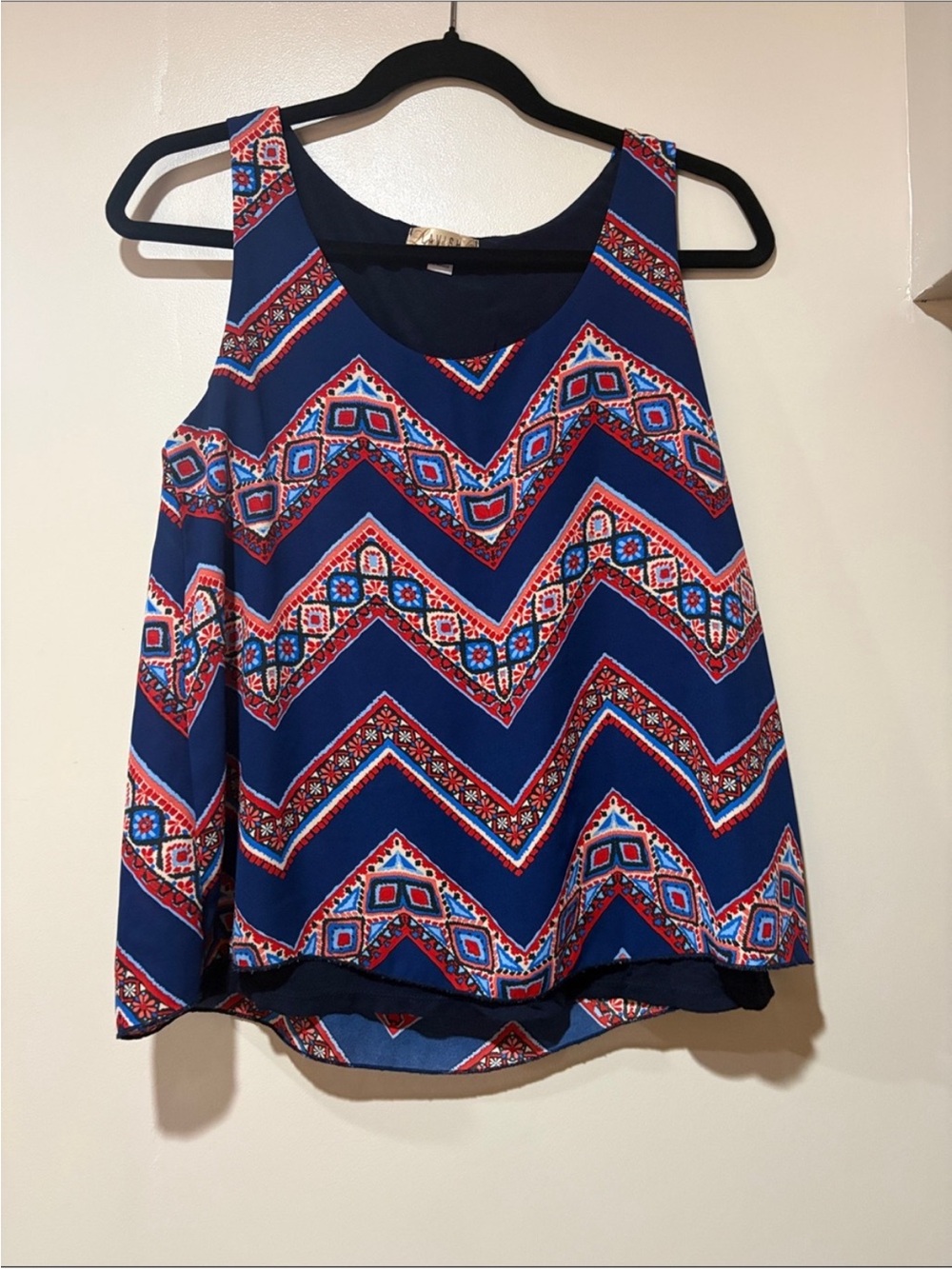 🌸 Lavish Navy and Red Chevron Print Sleeveless Camisole